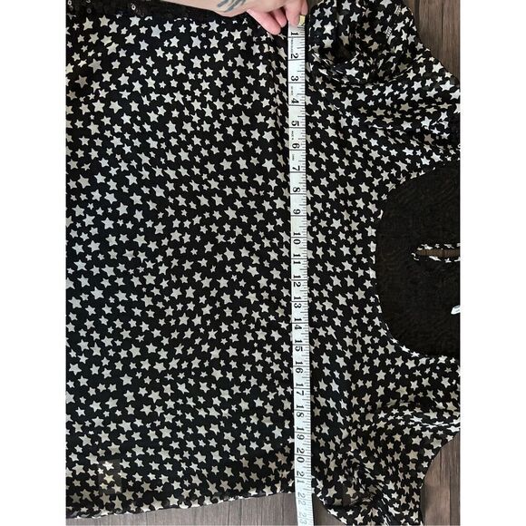 French Connection FCUK Star Sequin Back Short Sleeve Blouse Size M Chiffon - Picture 9 of 10